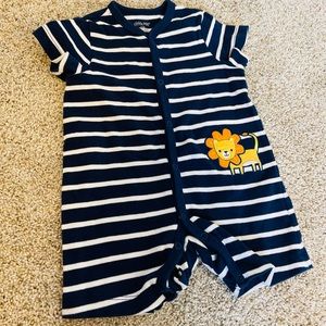 LITTLE ME: Lion one piece